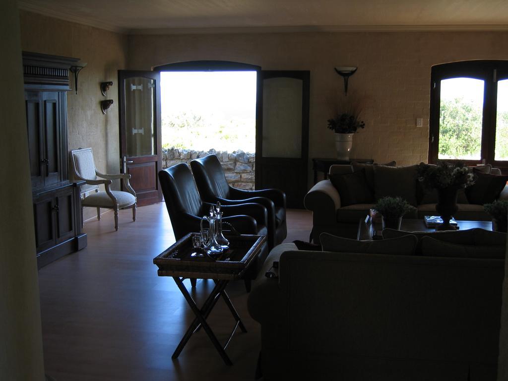 Auberge Provence Hermanus Bagian luar foto