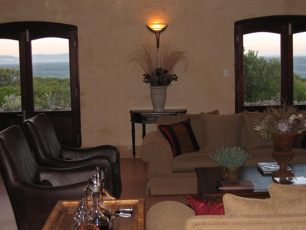 Auberge Provence Hermanus Bagian luar foto