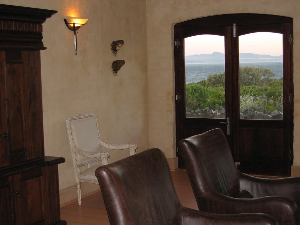 Auberge Provence Hermanus Bagian luar foto