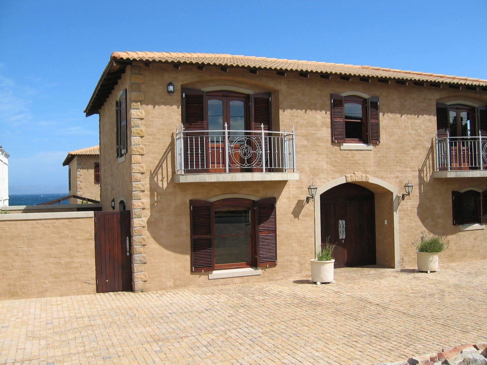 Auberge Provence Hermanus Bagian luar foto