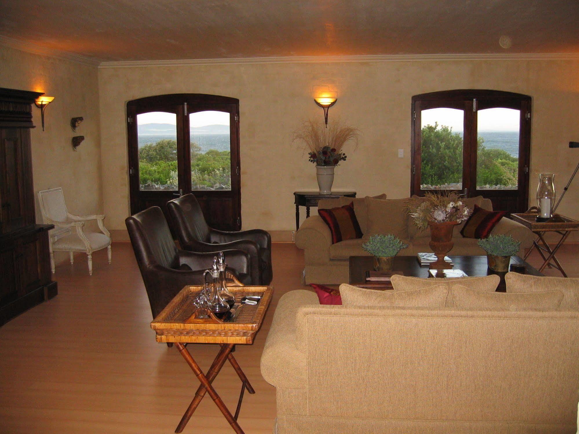 Auberge Provence Hermanus Bagian luar foto