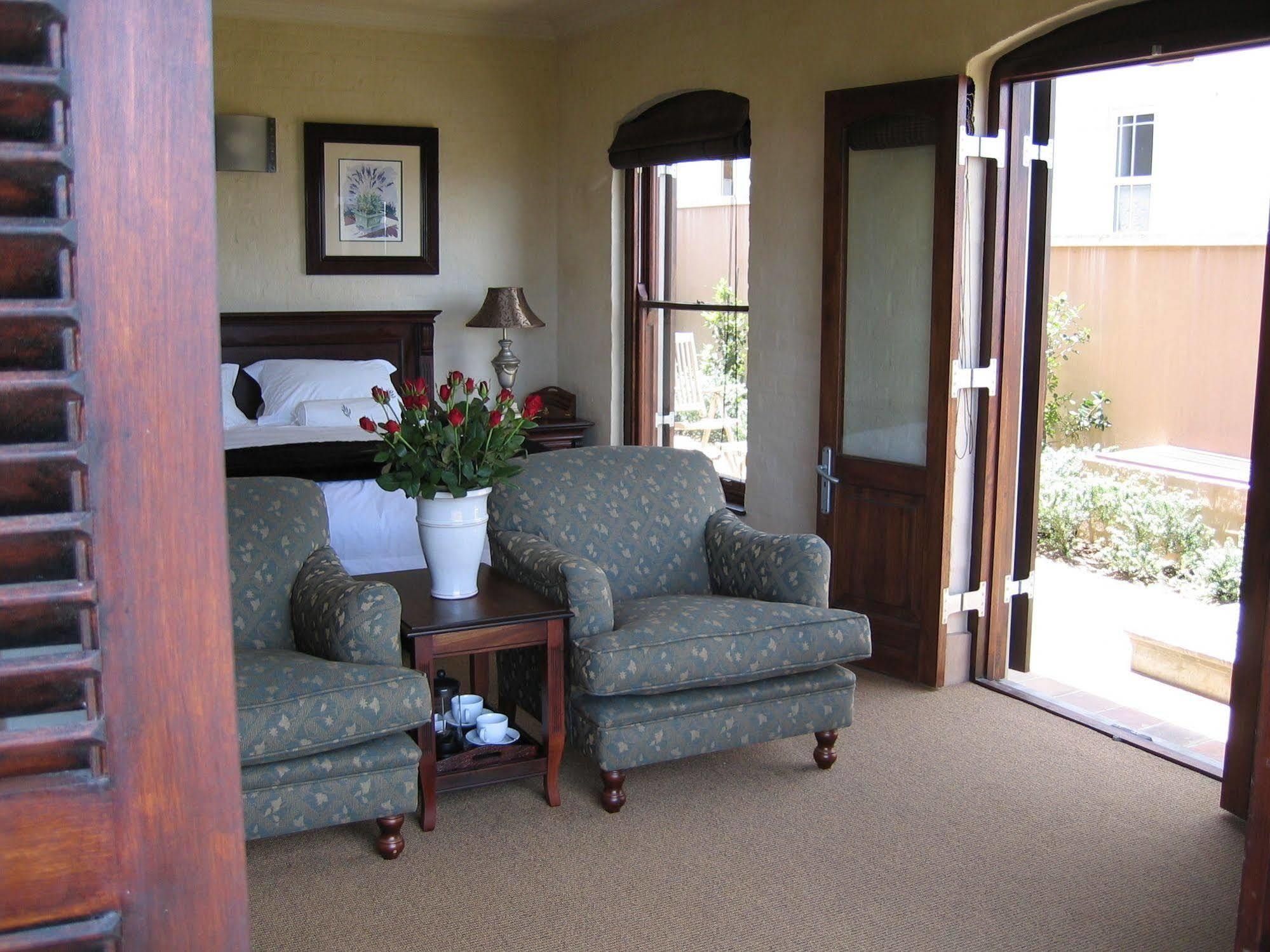 Auberge Provence Hermanus Bagian luar foto