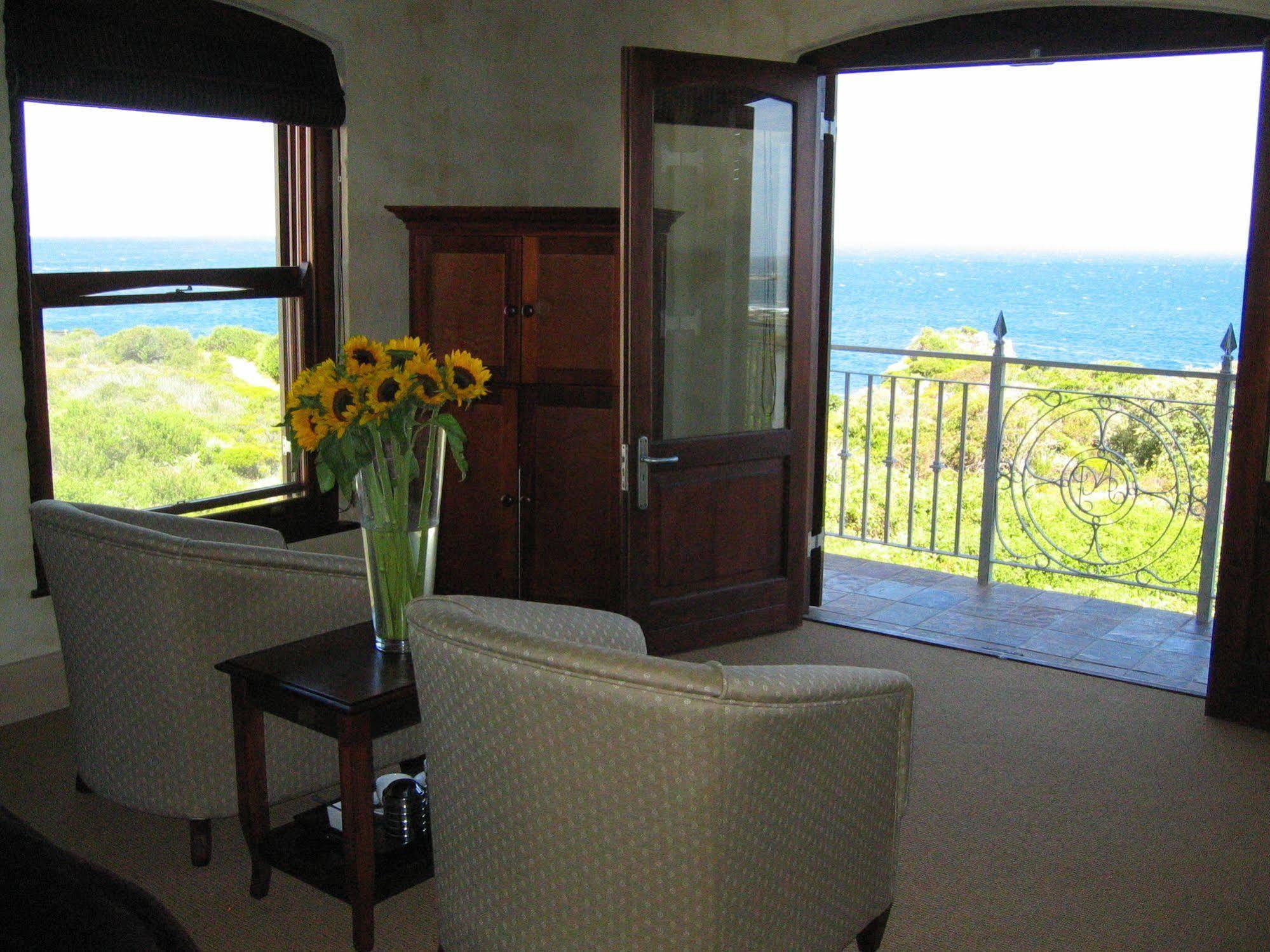 Auberge Provence Hermanus Bagian luar foto