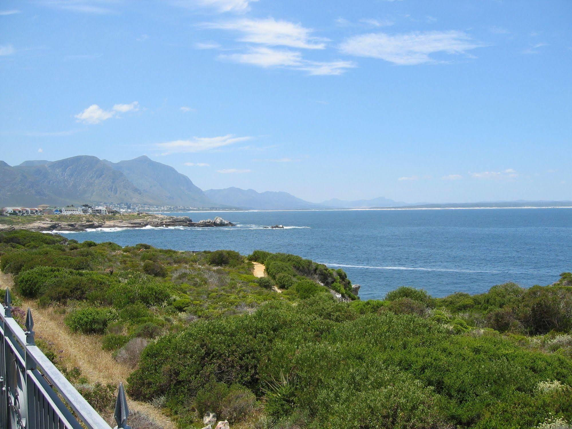 Auberge Provence Hermanus Bagian luar foto