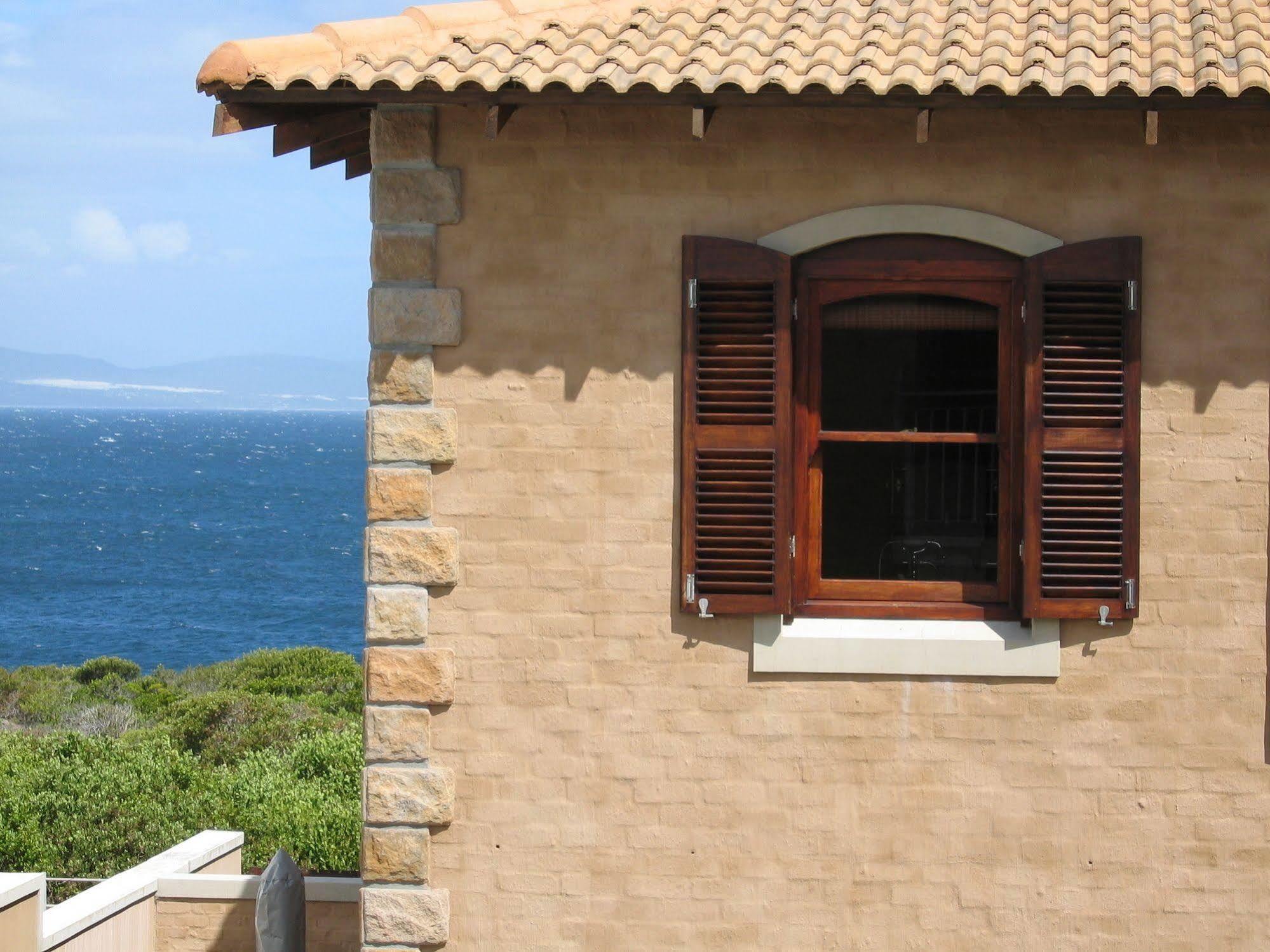 Auberge Provence Hermanus Bagian luar foto