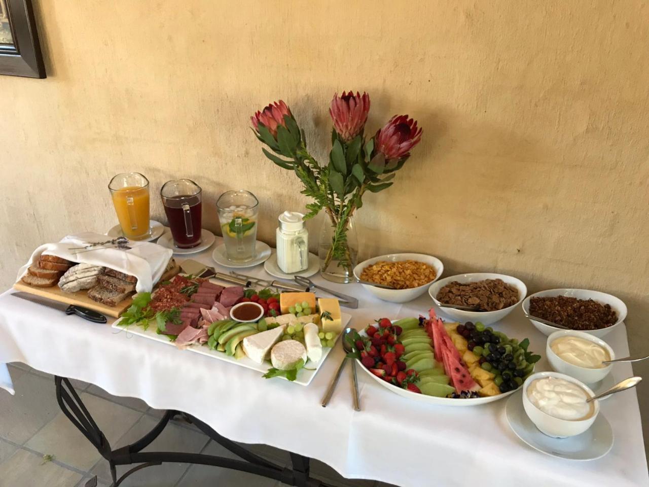 Auberge Provence Hermanus Bagian luar foto
